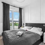 Rondo Daszynskiego Apartments N3 - 8Th Floor, City View, Subway - By Rentujemy