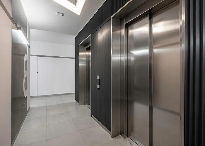 Rondo Daszynskiego Apartments N3 - 8Th Floor, City View, Subway - By Rentujemy